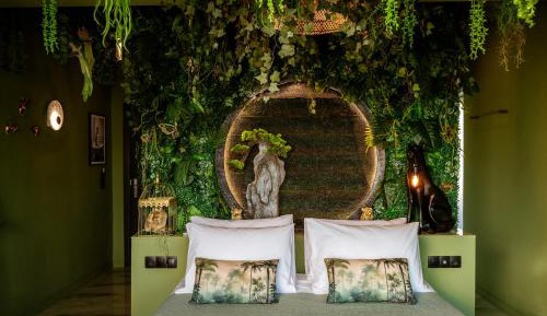 Deluxe Suite with Spa Bath