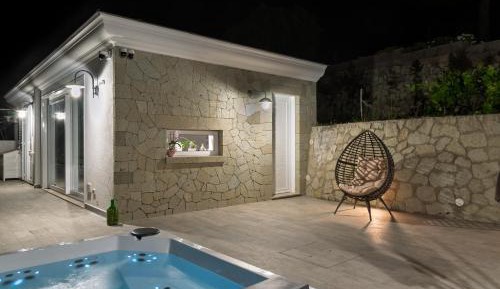 One-Bedroom Villa