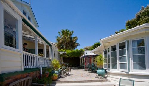 Courtyard Queen Studio