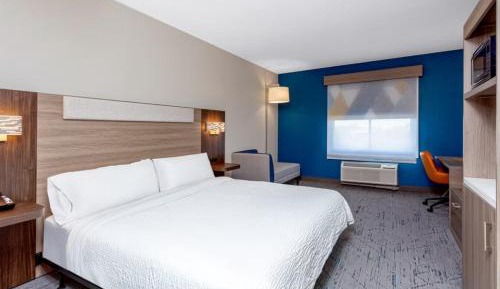 King Room - Mobility Access/Hearing Accessible