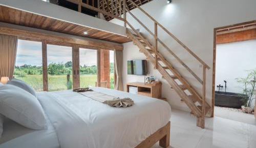 Deluxe Suite Room with Rice Field View