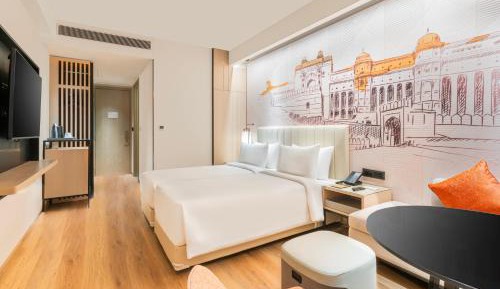 Premium Twin Hill View