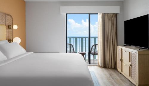 Superior King Room with Sea View Non-Smoking
