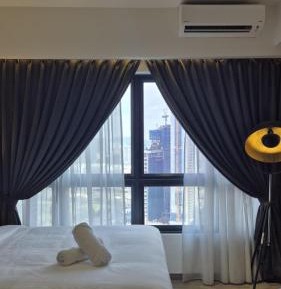 Deluxe Queen Studio 