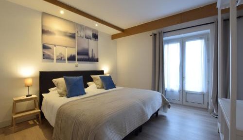 Twelve-Bedroom Holiday Home
