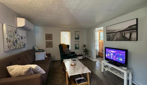 Standard Twin Room with Shared Bathroom
