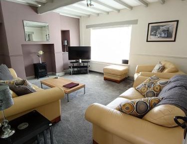 Three-Bedroom Holiday Home 