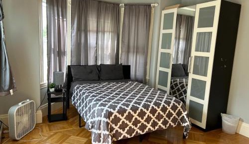 Basic Triple Room with Shared Bathroom