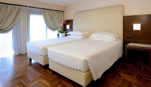 Room #8546410