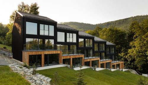 Two-Bedroom Apartment with Mountain View