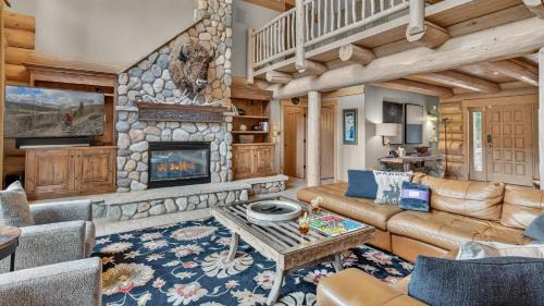 Seven-Bedroom Holiday Home