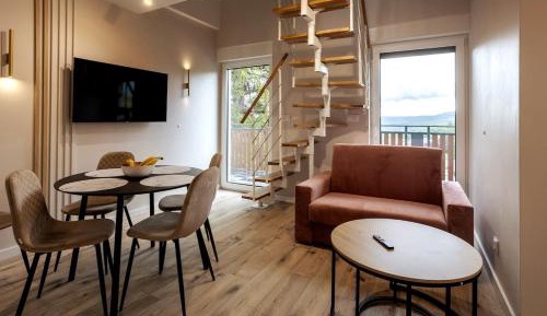 Two-Bedroom Apartment with Mountain View