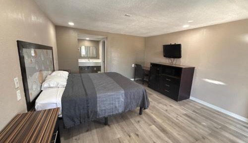 Superior King Suite