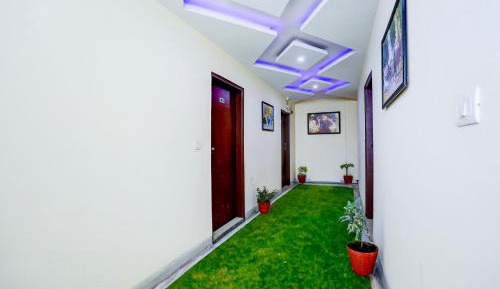 Deluxe Double Room (2 Adults + 1 Child)