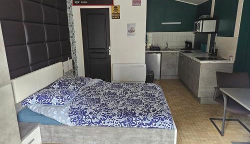 Studio with Garden View