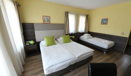 Triple Room with Bathroom
