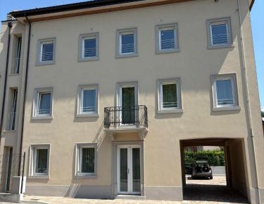 One-Bedroom Deluxe Apartment