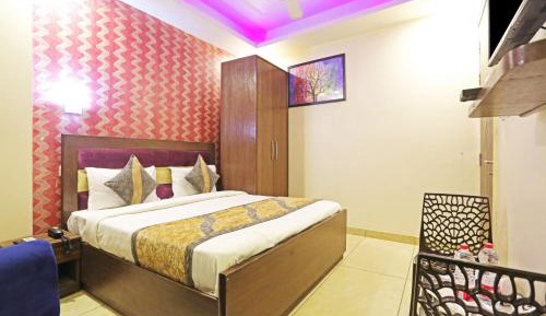 Deluxe Double Room (2 Adults + 1 Child)