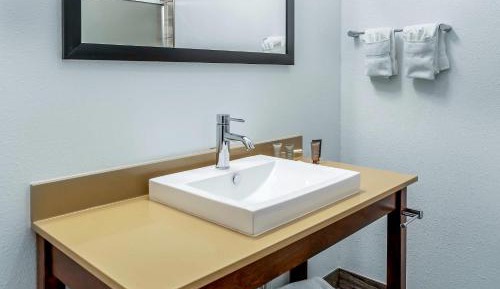 King Room - Accessible/Non-Smoking