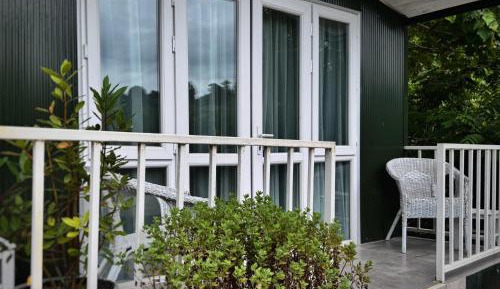 Bungalow with Garden View