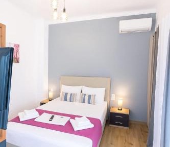 One-Bedroom Apartment with Balcony