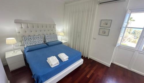 Deluxe Double Room with Balcony and Sea View