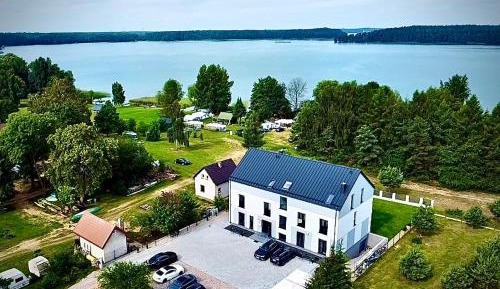 Two-Bedroom Apartment with Lake View