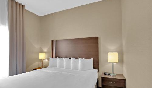 Deluxe Family Suite