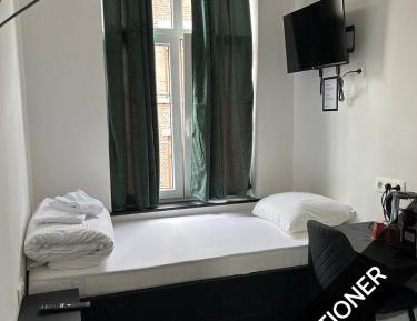 Single Room with Shared Shower and Toilet