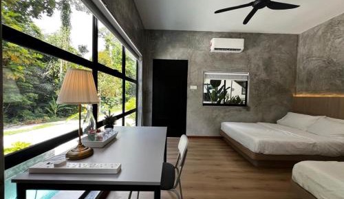 Triple Room with Pool View