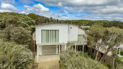 Holiday Home - No linen provided