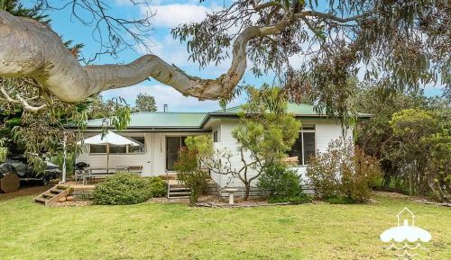 Holiday Home - No linen provided