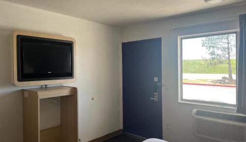 Queen Room - Disability Access - Roll in Shower