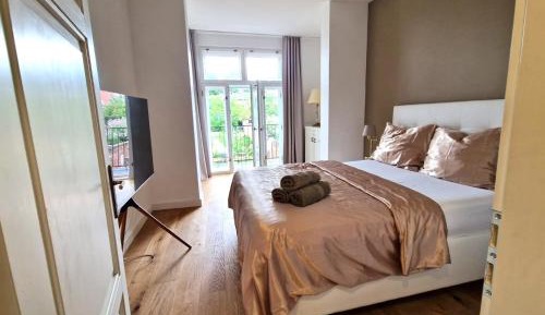 Apartment with Park View