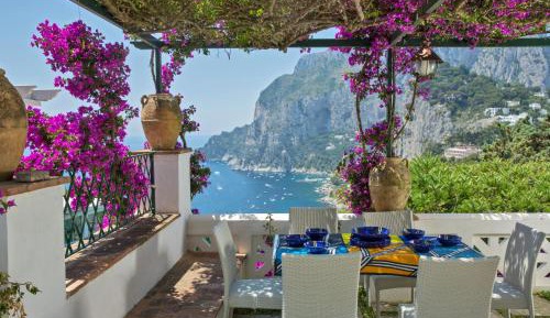 Three-Bedroom Apartment with Terrace and Sea View - Split Level