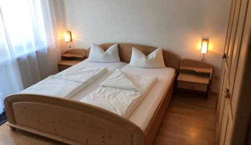 Superior One-Bedroom Apartment with Balcony
