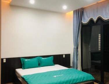 Queen Room with Shared Bathroom
