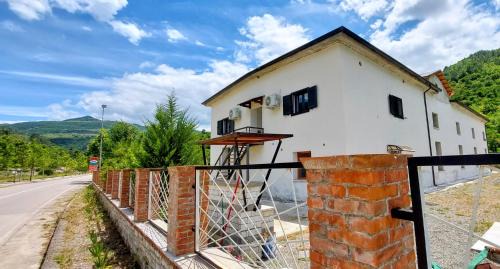 One-Bedroom Deluxe Apartment