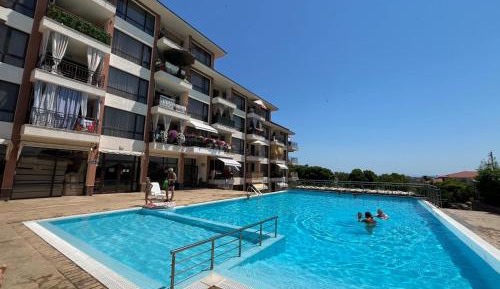 One-Bedroom Apartment with Balcony
