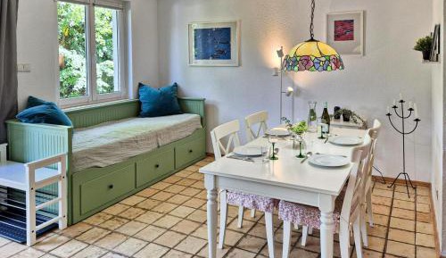 One-Bedroom Holiday Home