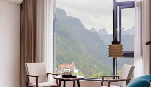 Twin Room with View