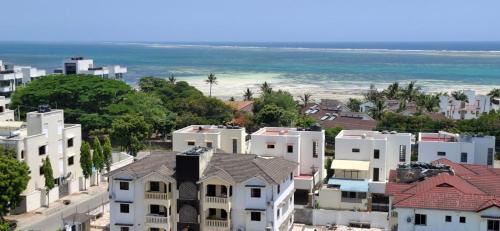 Three-Bedroom Apartment with Balcony