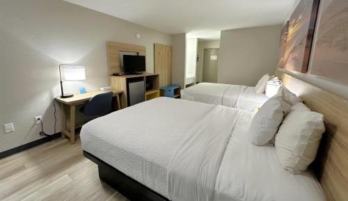 Queen Room with Two Queen Beds - Non-Smoking