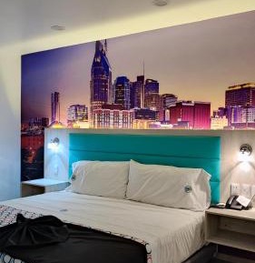Deluxe Suite with Spa Bath