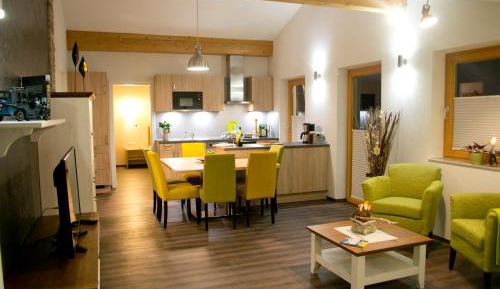 Two-Bedroom Apartment with Balcony and Mountain View 