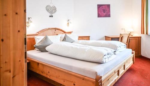 One-Bedroom Apartment with Balcony