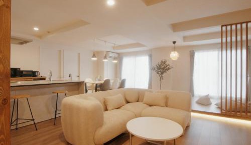 Three-Bedroom Apartment with Mountain View