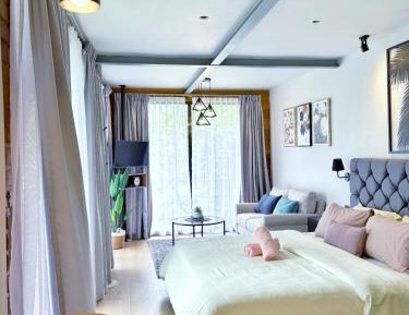 Studio with Balcony