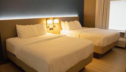 Queen Suite with Two Queen Beds - Non-Smoking