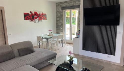 One-Bedroom Deluxe Apartment